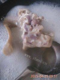 诱人的卤味猪耳朵做法图解2)