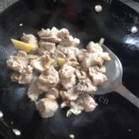 胡萝卜炖羊肉做法图解2)