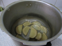 食欲满满的焖酥鱼做法图解4)
