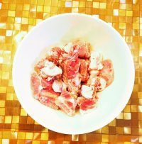 家常菜排骨莲藕汤做法图解4)