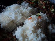 简易鸡肉蛋炒饭做法图解6)