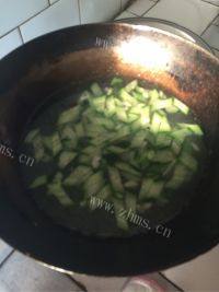 美味的紫菜蛋花汤做法图解5)