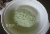 美味菠菜汁麻酱拌面做法图解3)