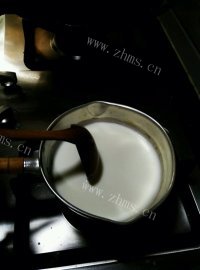 诱人的姜撞奶做法图解4)