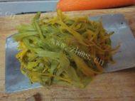 美味的黄花菜炒肉做法图解1)