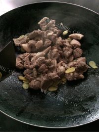 家常菜土豆焖鸭做法图解5)