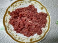 清脆爽口的牛肉汉堡包做法图解1)