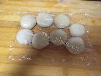 鲜美可口的豆沙菊花酥做法图解7)