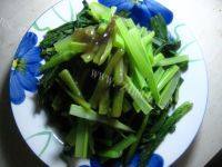 甘脆的蒜香油麦菜做法图解15)