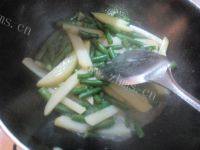 家常菜四季豆炒土豆做法图解8)