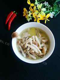 鲜味满分蟹味菇瘦肉汤做法图解6)