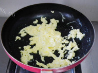 色香味俱全的韭菜馅饼做法图解7)