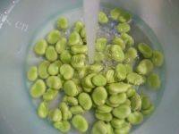 酸菜炒蚕豆做法图解3)