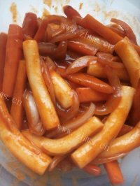 特下饭的韩式炒年糕做法图解6)
