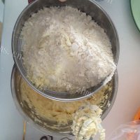 好吃的奶味小曲奇饼干做法图解6)