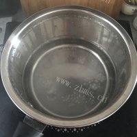 美味营养的虾皮紫菜汤做法图解2)