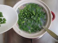 好喝的生蚝韭菜粥做法图解8)