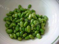 家常菜毛豆炒虾仁做法图解1)
