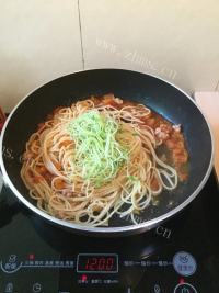 食欲满满的茄酱意粉做法图解17)