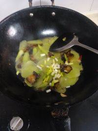 香脆的莴笋炒腊肉