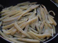 家常菜椒盐土豆条做法图解4)