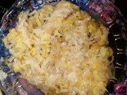 美味的东北酸菜炖排骨做法图解1)