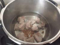独特的海带排骨汤做法图解4)