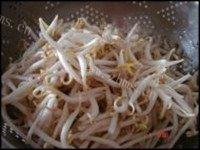 家常菜肉炒豆芽做法图解2)