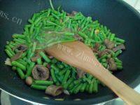 易做的豇豆炒肥肠的做法图解八