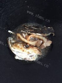 好喝的香芋草鱼头煲做法图解1)