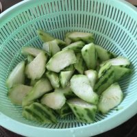 肉片炒圣瓜做法图解2)