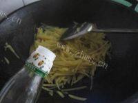自己做的土豆丝煎饼卷做法图解3)