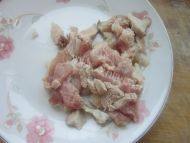 健康的蒜苔炒肉做法图解2)