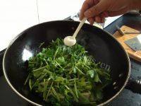 家常菜芹菜豆腐做法图解6)