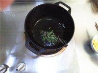 简单的鸡蛋炒苦瓜做法图解6)
