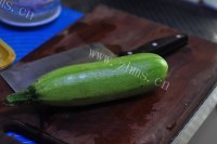 喷香的美豆面包机西葫芦披萨做法图解5)