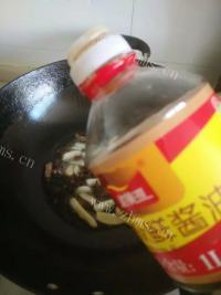 家常菜丑鱼豆腐汤做法图解5)