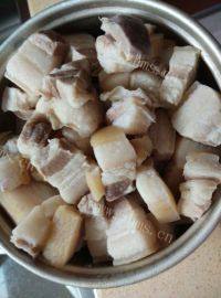 家常土豆红烧肉做法图解2)