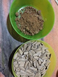 好吃零食美豆儿焦糖瓜子做法图解1)