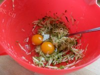 美味的鸡蛋灌饼做法图解4)