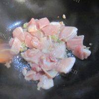可口的白菜炖粉条做法图解6)