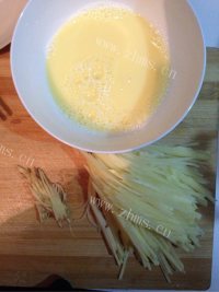 美味的土豆丝鸡蛋汤做法图解6)