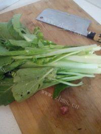 家常菜小白菜炒肉做法图解1)