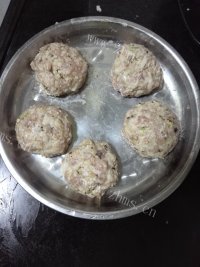 美味的红烧狮子头做法图解10)