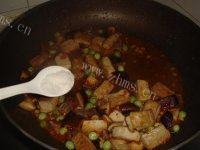 家常菜虾仁烧豆腐做法图解19)