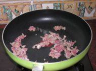 菱角炒肉做法图解4)