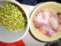 家常黄豆猪蹄汤做法图解1)