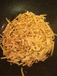 家常菜干豆腐炒韭菜做法图解5)