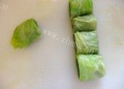 香喷喷的菠菜卷做法图解3)