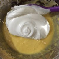香飘十里的酸奶蛋糕的做法图解三